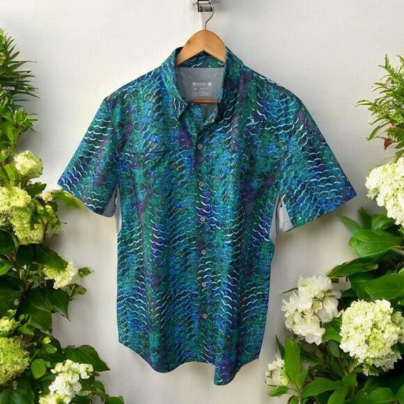 REEL LEGENDS Men's Blue and Green Patterned Shirt mariner II MEDIUM fish scales - Picture 1 of 5